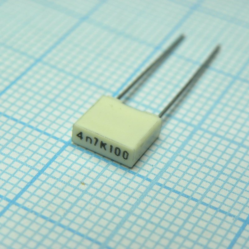 R82EC1470DQ50K KEMET